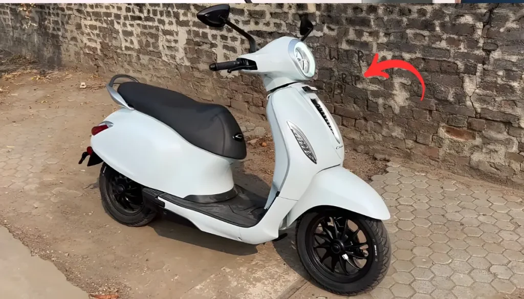 Ola और TVS की वाट लगाने लांच हुआ Bajaj Chetak 2901 स्कूटर, मिलेगी 123Km की शानदार रेंज