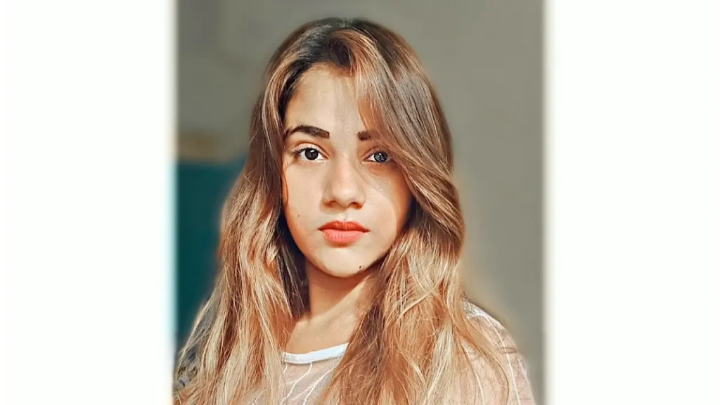 Ekta More