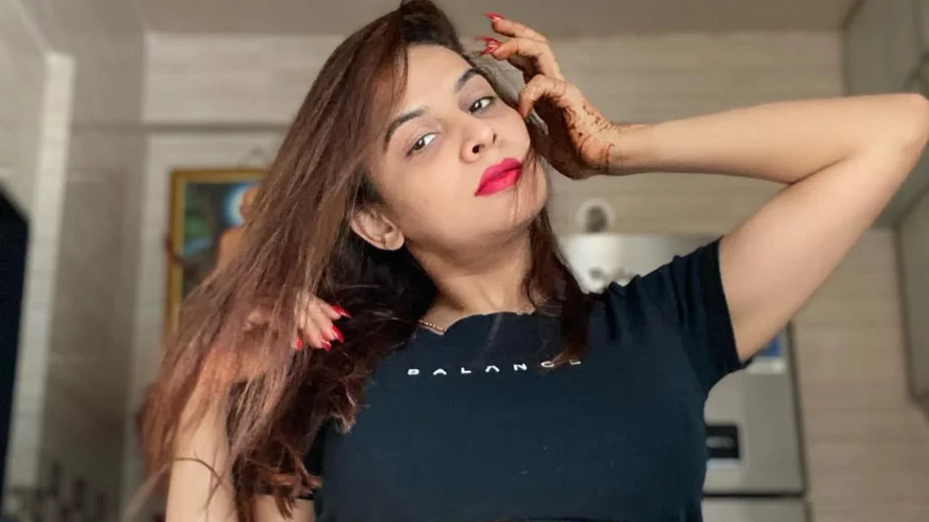 All Ullu Web Series Actress Name With Photos and Salary 2025