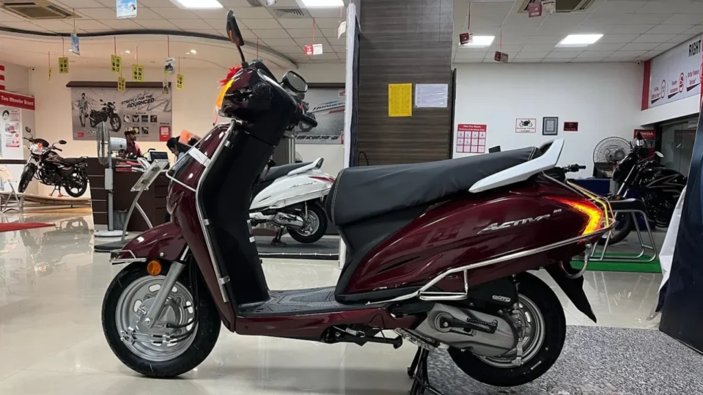 गरीबों के बजट में लॉन्च हुआ Honda Activa 6G Scooter, जो देता है 140km की शानदार रेंज और 65km का तगड़ा माइलेज