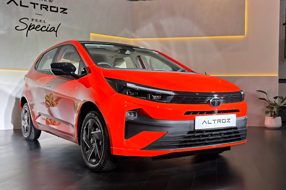 Tata Altroz Facelift 2025 भारत में हुई लॉन्च, नए लुक और फीचर्स ने मचाया तहलका