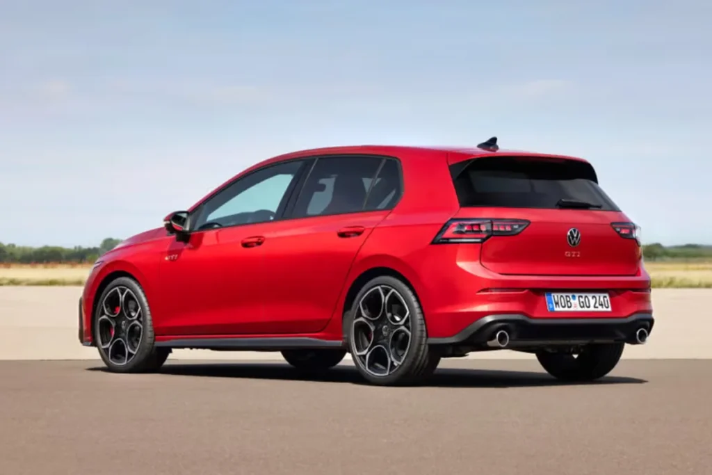 Volkswagen Golf GTI प्रीमियम फीचर्स और शानदार लुक के साथ लॉन्च, जानें कीमत