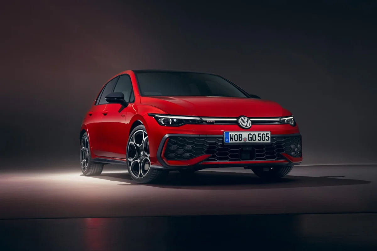 Volkswagen Golf GTI प्रीमियम फीचर्स और शानदार लुक के साथ लॉन्च, जानें कीमत
